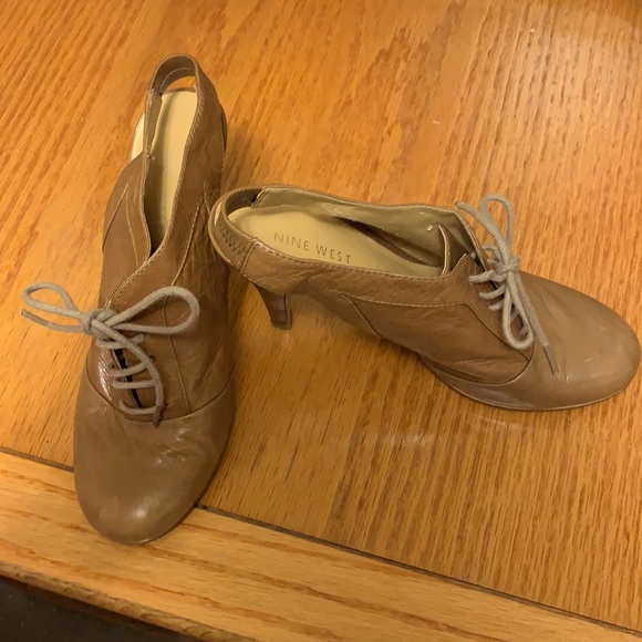 - Nine West Heels, Gorgeois leather - Picture 1 of 7